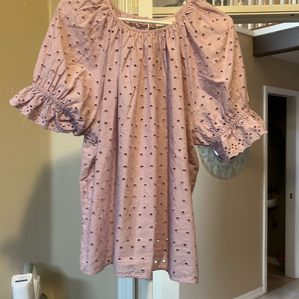 Women’s never worn pink top